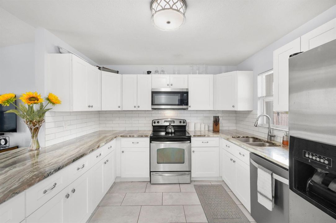 16-web-or-mls-1098 SW Janette Ave - 16