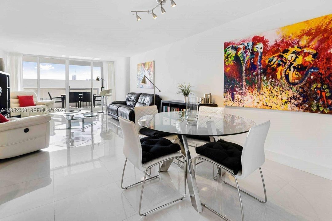 For Rent: $3,400 (1 beds, 1 baths, 1094 Square Feet)