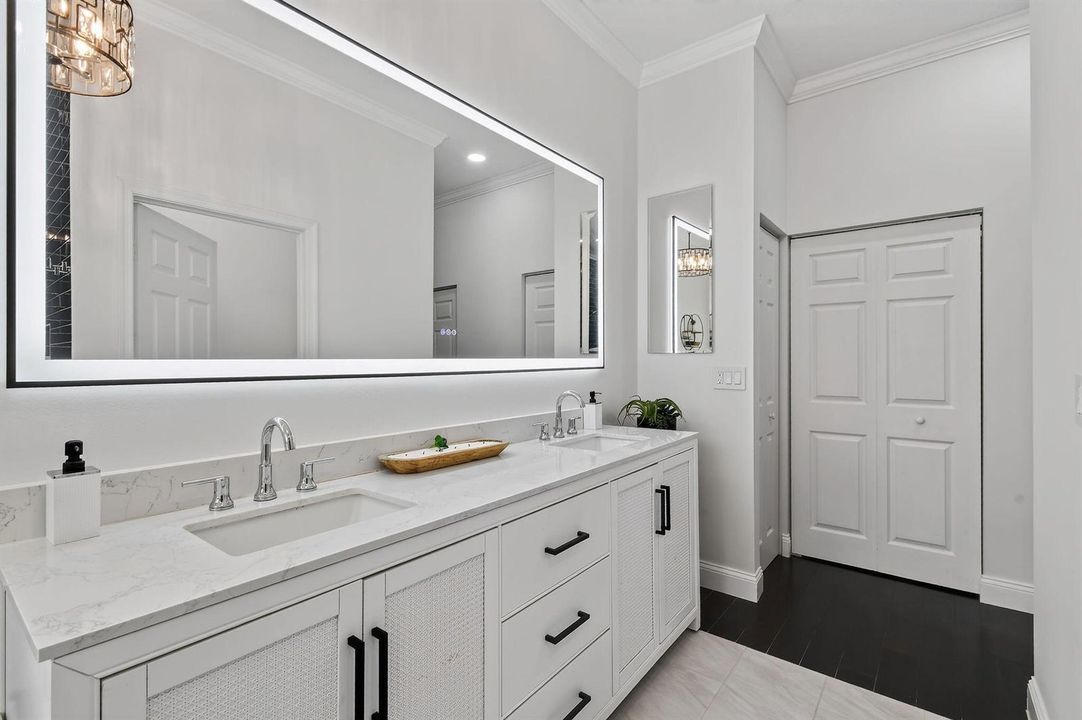 Ensuite Double Vanity