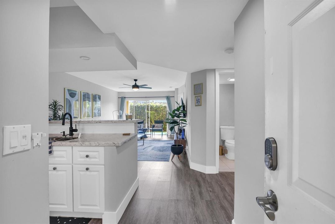 1030 Lake Shore Dr 103 West Palm Beach -