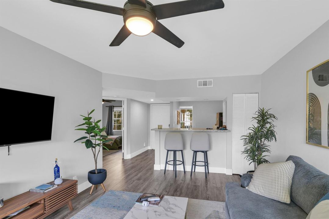 1030 Lake Shore Dr 103 West Palm Beach -