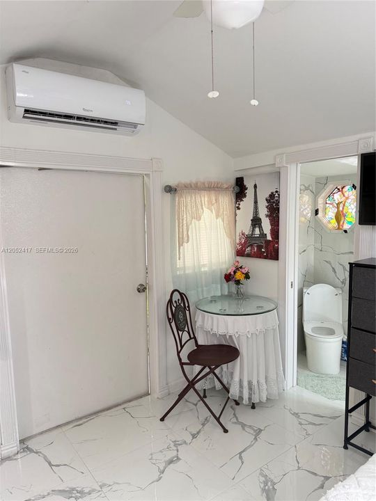 В аренду: $1,200 (1 спален, 1 ванн, 1692 Квадратных фут)