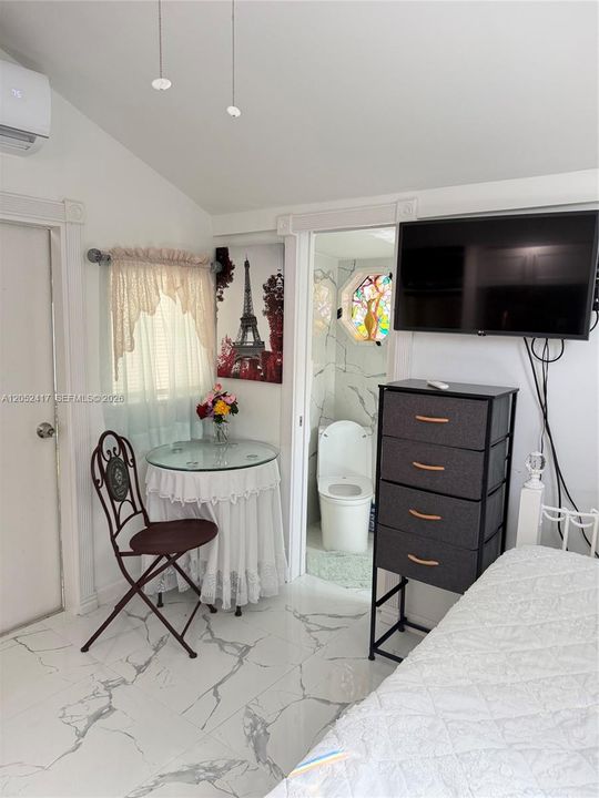 В аренду: $1,200 (1 спален, 1 ванн, 1692 Квадратных фут)