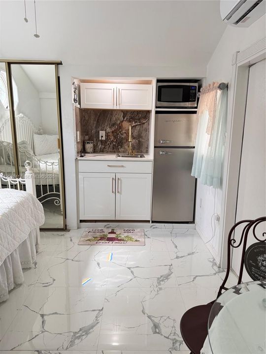 В аренду: $1,200 (1 спален, 1 ванн, 1692 Квадратных фут)