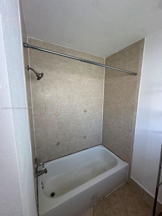For Rent: $1,980 (1 beds, 1 baths, 709 Square Feet)