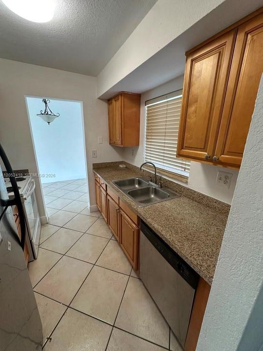 For Rent: $1,980 (1 beds, 1 baths, 709 Square Feet)