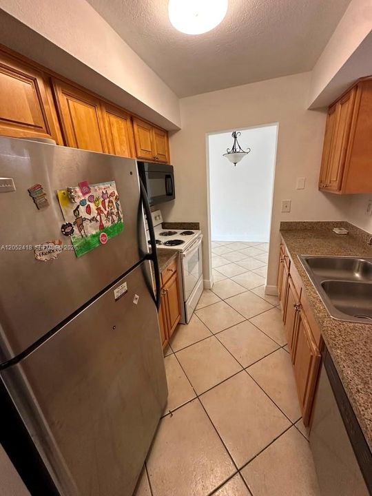For Rent: $1,980 (1 beds, 1 baths, 709 Square Feet)