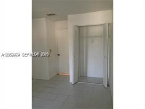 For Rent: $1,800 (2 beds, 1 baths, 912 Square Feet)