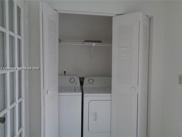 For Rent: $1,800 (2 beds, 1 baths, 912 Square Feet)