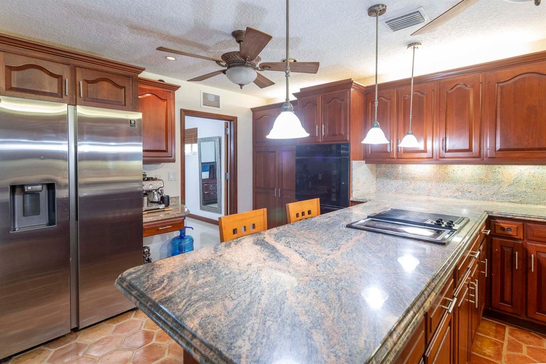 Quartz countertop kitchen