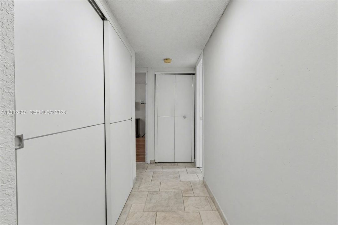 For Sale: $358,000 (2 beds, 2 baths, 1130 Square Feet)