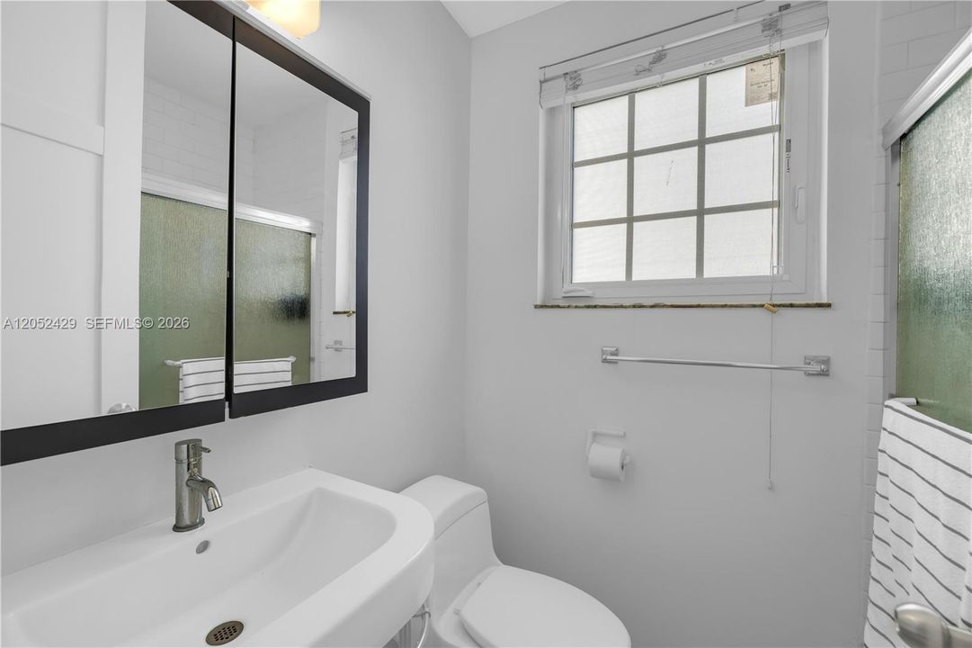 For Rent: $2,050 (1 beds, 1 baths, 470 Square Feet)