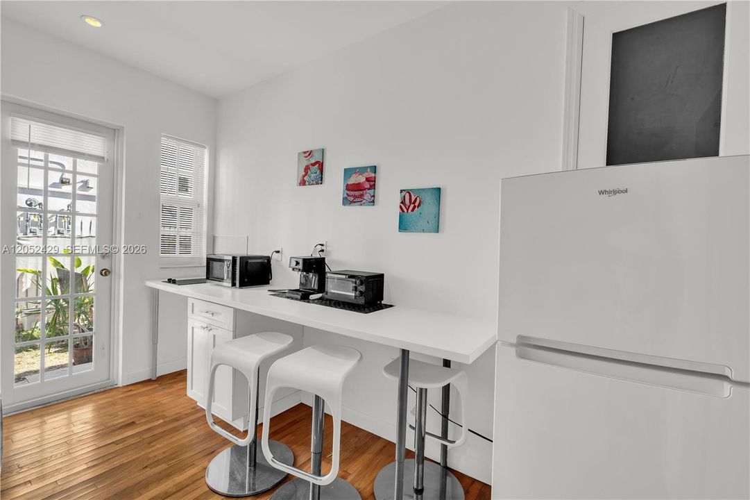 For Rent: $2,050 (1 beds, 1 baths, 470 Square Feet)