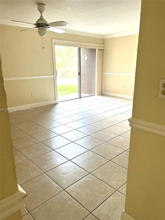 For Rent: $1,850 (1 beds, 1 baths, 760 Square Feet)