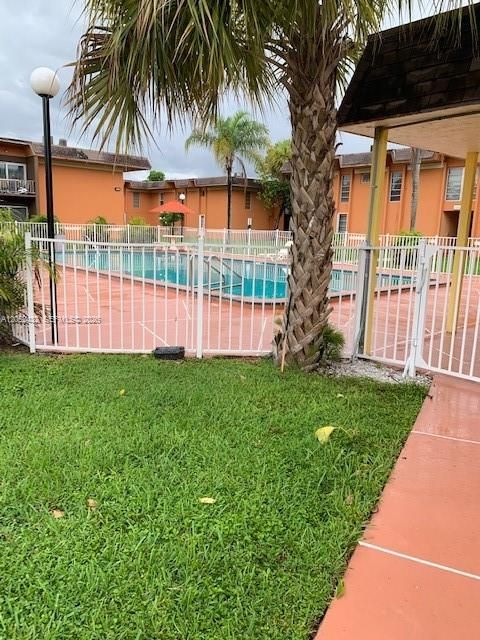 For Rent: $1,850 (1 beds, 1 baths, 760 Square Feet)