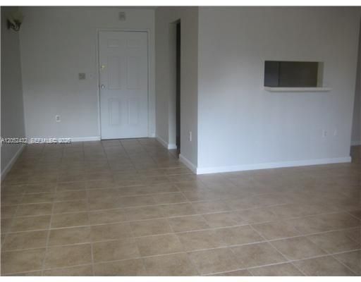 For Rent: $1,850 (1 beds, 1 baths, 760 Square Feet)