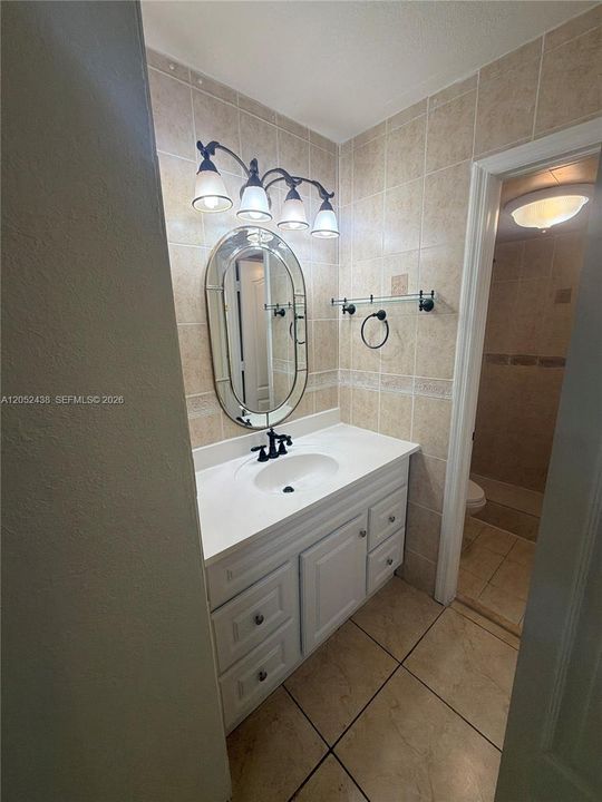 For Rent: $2,300 (2 beds, 2 baths, 900 Square Feet)