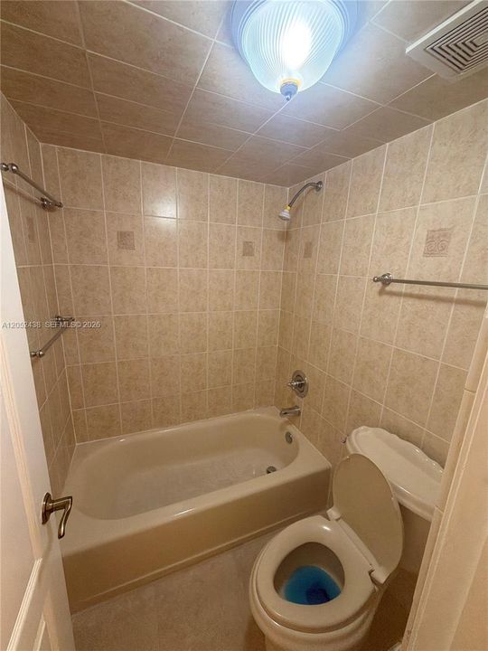For Rent: $2,300 (2 beds, 2 baths, 900 Square Feet)