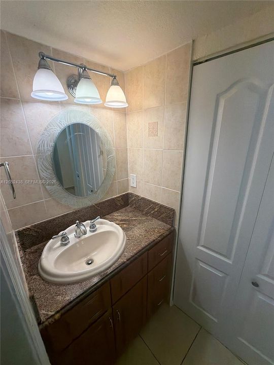 For Rent: $2,300 (2 beds, 2 baths, 900 Square Feet)