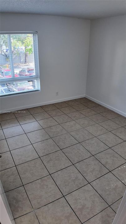 В аренду: $1,900 (2 спален, 1 ванн, 223601 Квадратных фут)