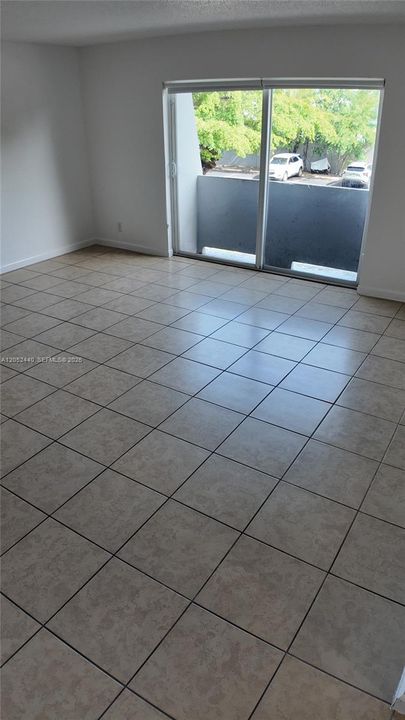 В аренду: $1,900 (2 спален, 1 ванн, 223601 Квадратных фут)