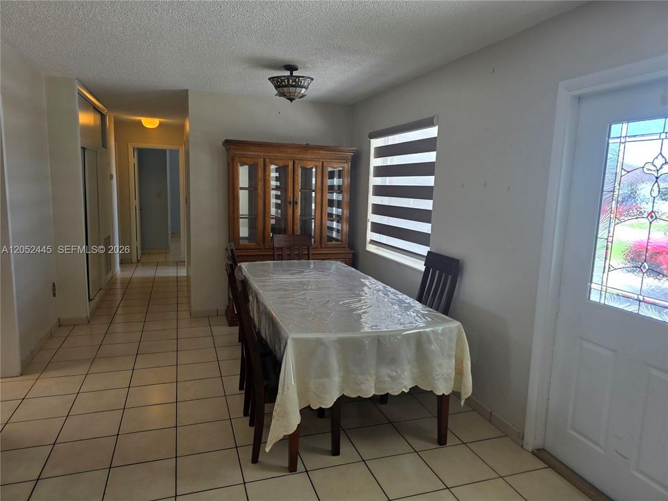 For Rent: $3,100 (3 beds, 1 baths, 1530 Square Feet)