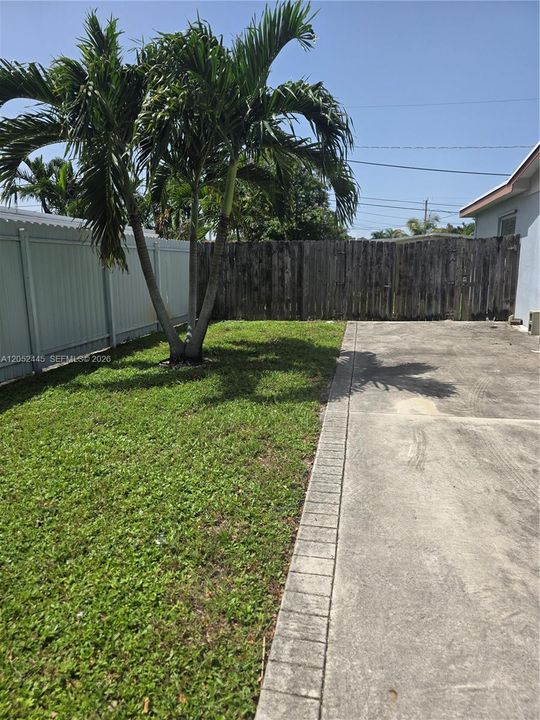 For Rent: $3,100 (3 beds, 1 baths, 1530 Square Feet)