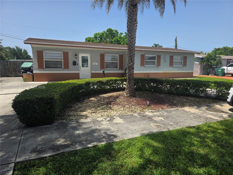 For Rent: $3,100 (3 beds, 1 baths, 1530 Square Feet)