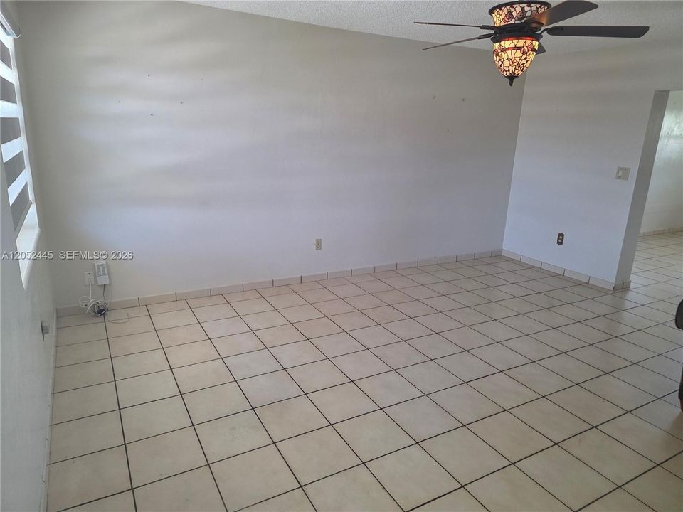 For Rent: $3,100 (3 beds, 1 baths, 1530 Square Feet)