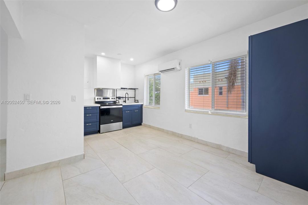 For Rent: $1,890 (1 beds, 1 baths, 980 Square Feet)
