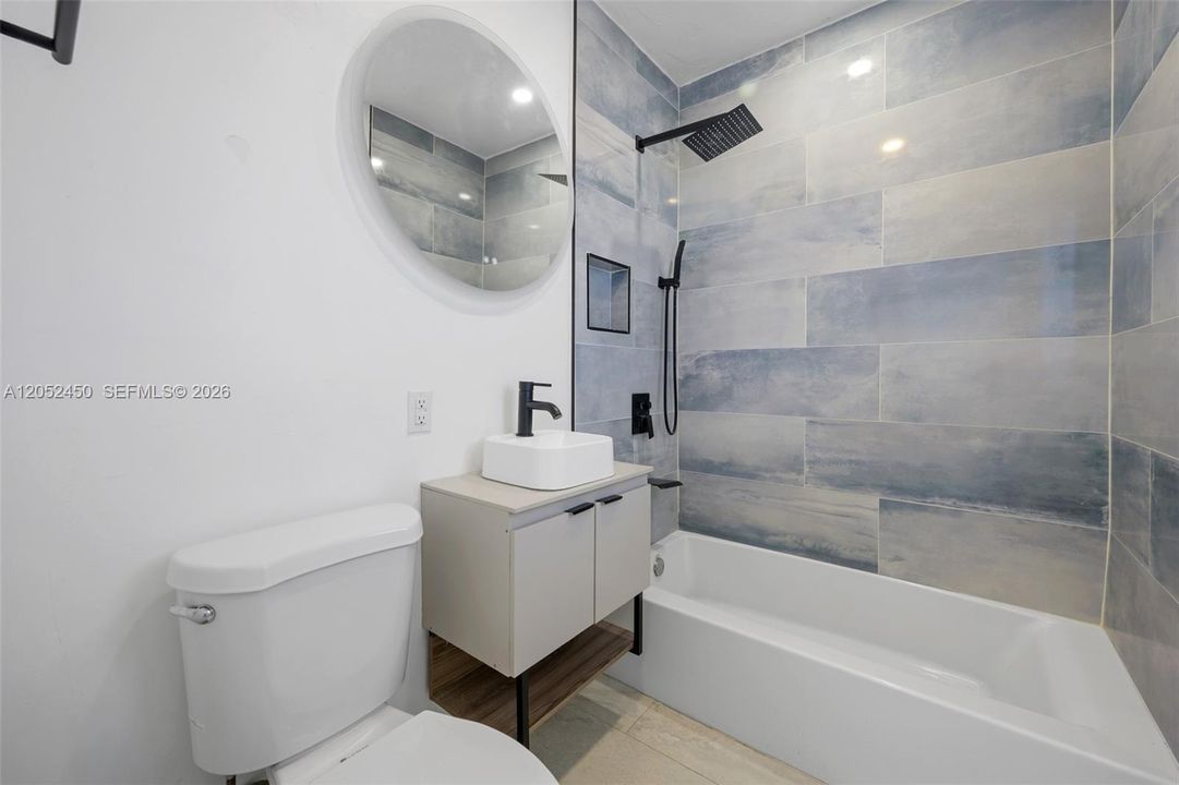 For Rent: $1,890 (1 beds, 1 baths, 980 Square Feet)