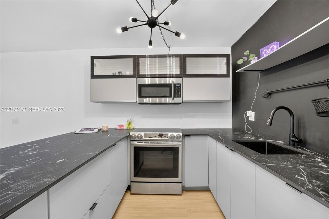 На продажу: $190,000 (1 спален, 1 ванн, 685 Квадратных фут)
