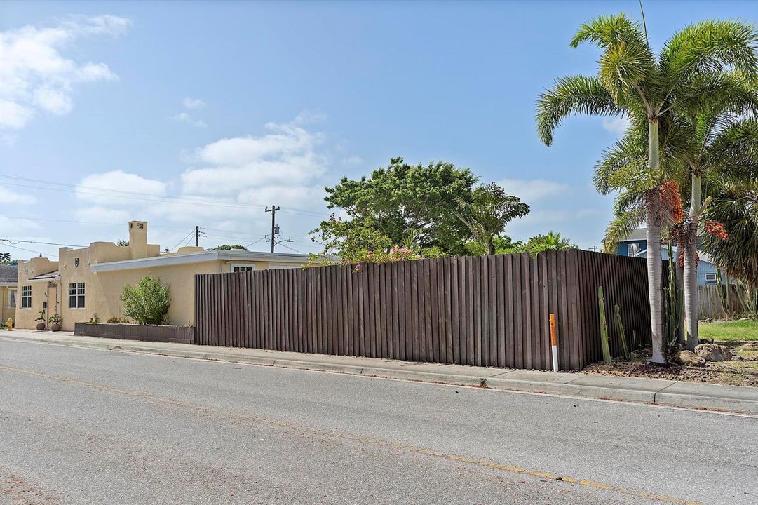615 7th ave N - - 003