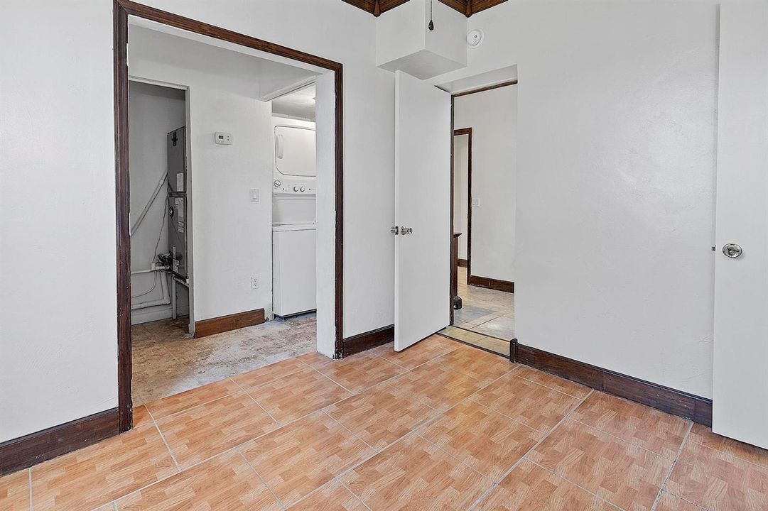 615 7th ave N - - 024
