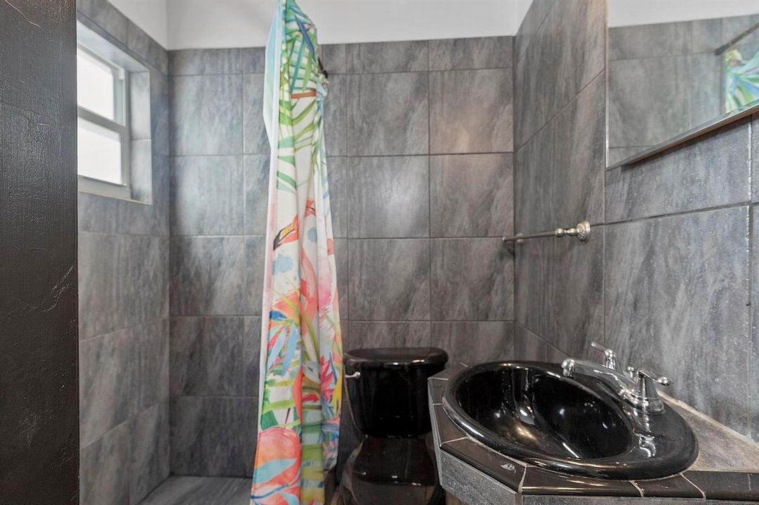615 7th ave N - - 010