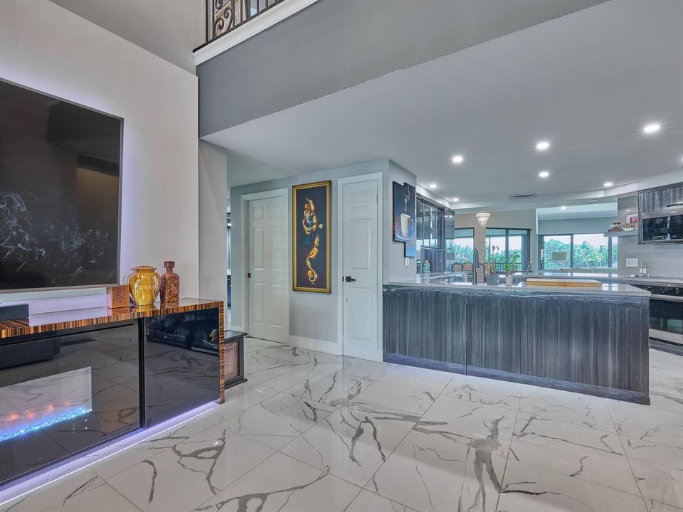 Family to Kitchen - Hallway