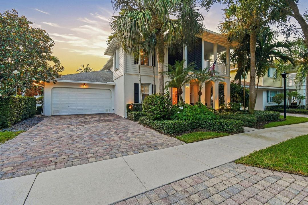 350CaravelleDr-Twilights(1)