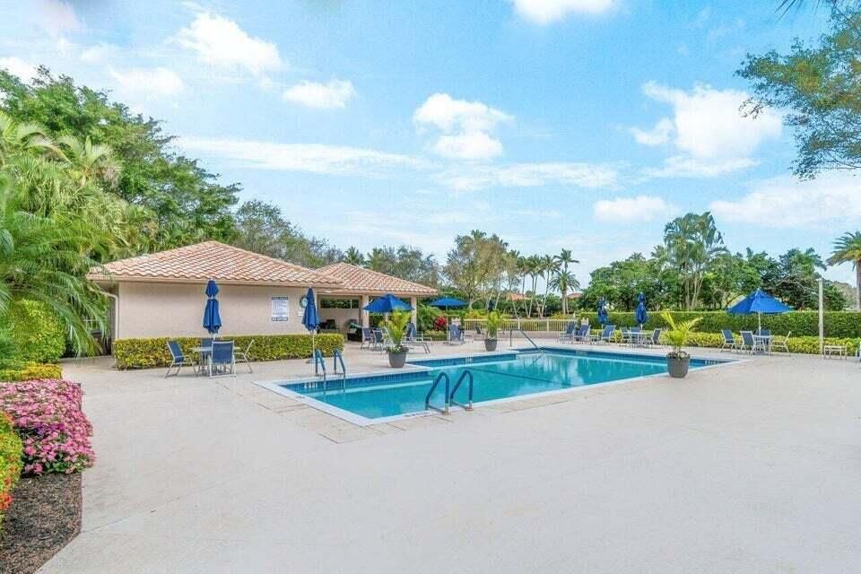 Community pool