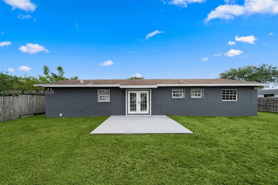 На продажу: $559,999 (3 спален, 2 ванн, 1323 Квадратных фут)