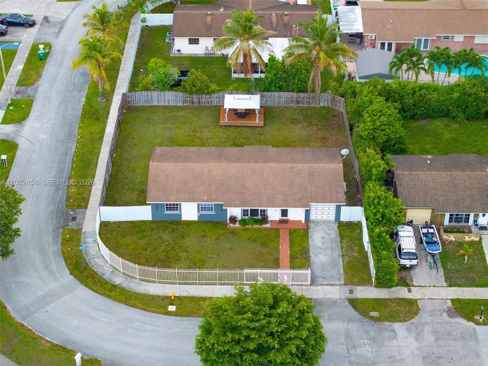 На продажу: $559,999 (3 спален, 2 ванн, 1323 Квадратных фут)