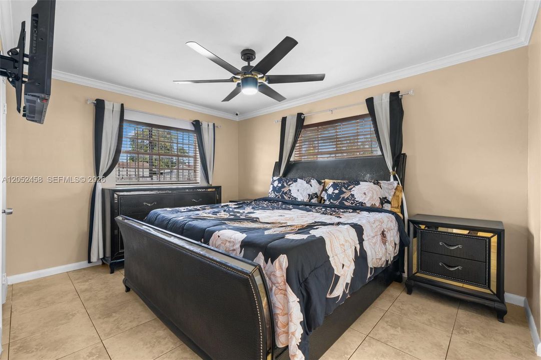На продажу: $559,999 (3 спален, 2 ванн, 1323 Квадратных фут)