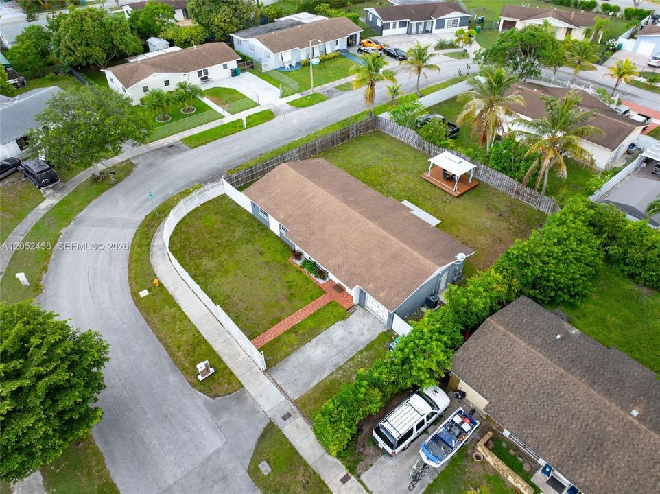 На продажу: $559,999 (3 спален, 2 ванн, 1323 Квадратных фут)