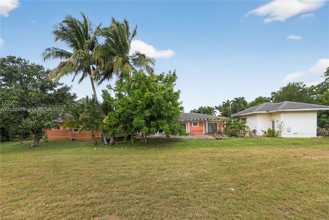 For Sale: $1,350,000 (5 beds, 4 baths, 4935 Square Feet)