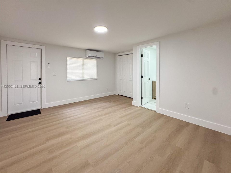 For Sale: $419,900 (3 beds, 2 baths, 840 Square Feet)