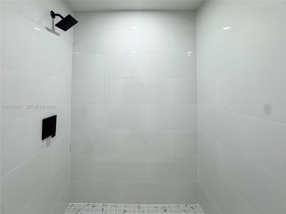 For Sale: $419,900 (3 beds, 2 baths, 840 Square Feet)