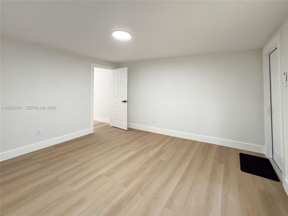 For Sale: $419,900 (3 beds, 2 baths, 840 Square Feet)