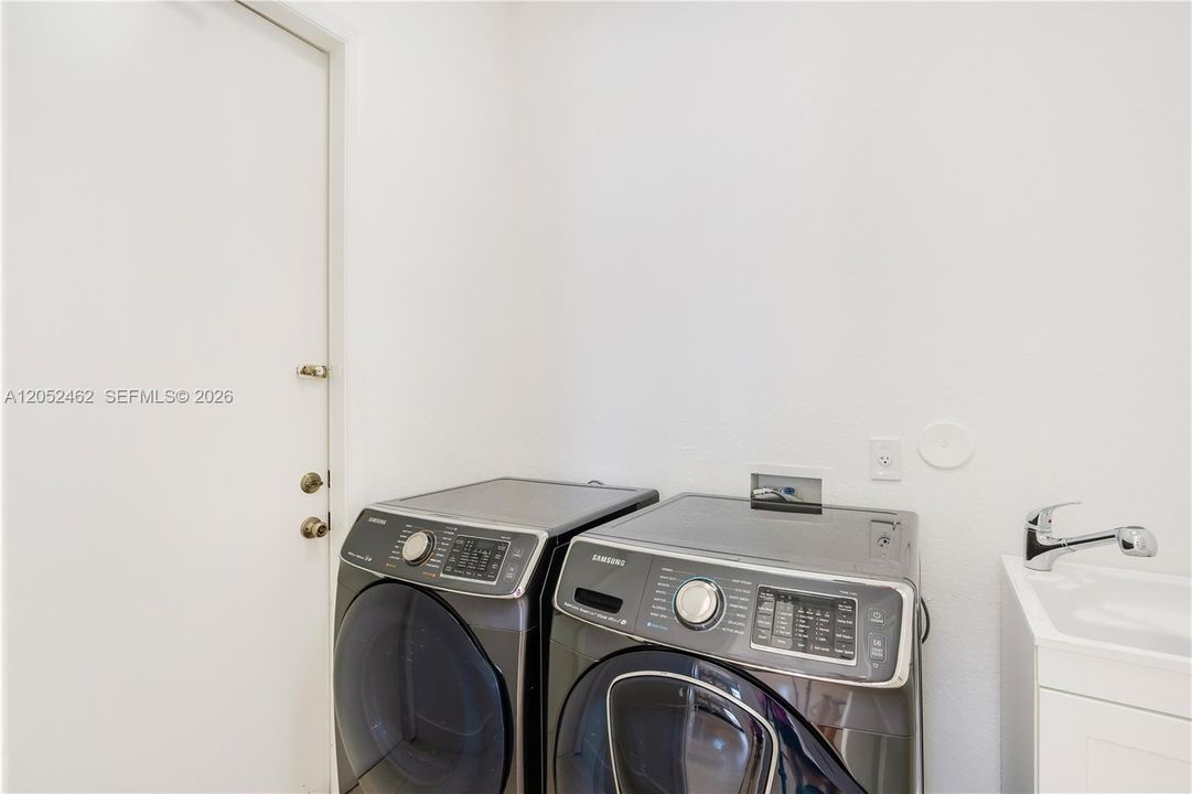 В аренду: $5,500 (5 спален, 3 ванн, 2634 Квадратных фут)