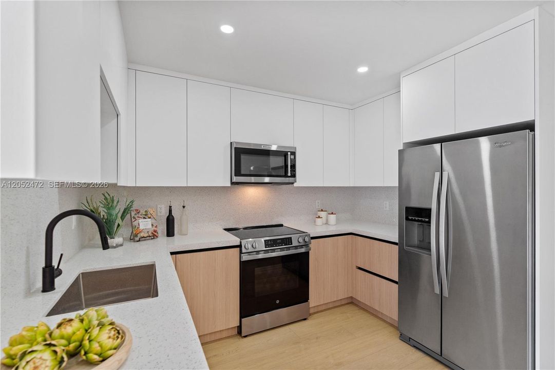 En Venta: $689,900 (3 camas, 2 baños, 0 Pies cuadrados)