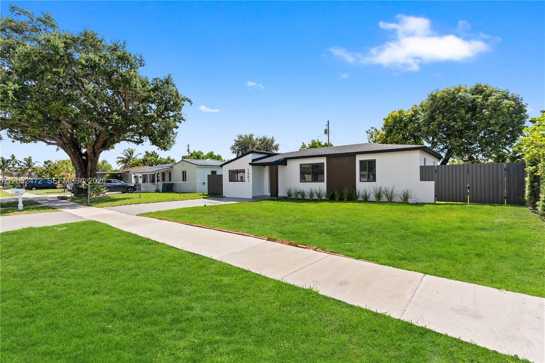 En Venta: $689,900 (3 camas, 2 baños, 0 Pies cuadrados)
