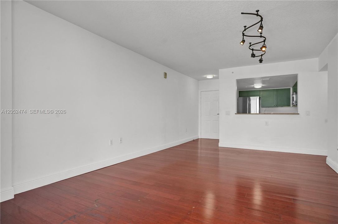 En Venta: $425,000 (2 camas, 2 baños, 901 Pies cuadrados)